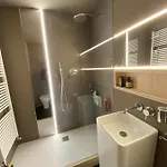 Spazio Luna شقة *